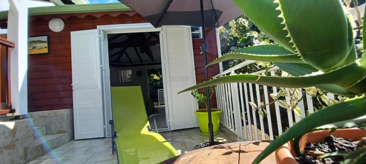 Gite Mamour - Charmant Petit Bungalow A Decouvrir Baillif Εξωτερικό φωτογραφία