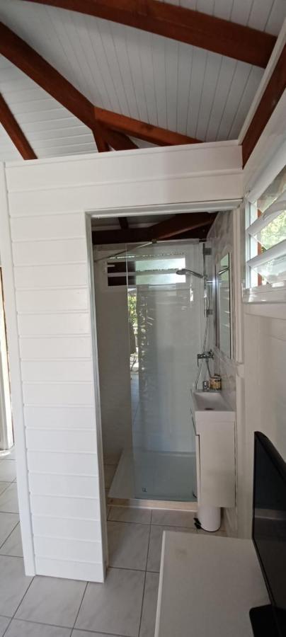 Gite Mamour - Charmant Petit Bungalow A Decouvrir Baillif Εξωτερικό φωτογραφία