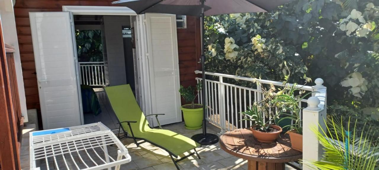Gite Mamour - Charmant Petit Bungalow A Decouvrir Baillif Εξωτερικό φωτογραφία