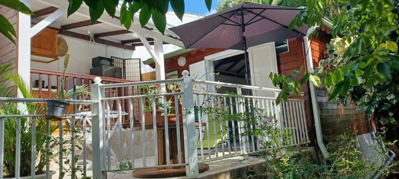 Gite Mamour - Charmant Petit Bungalow A Decouvrir Baillif Εξωτερικό φωτογραφία
